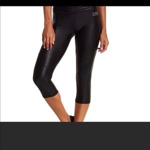 Bebe  black Capri pants size 2XL NWT